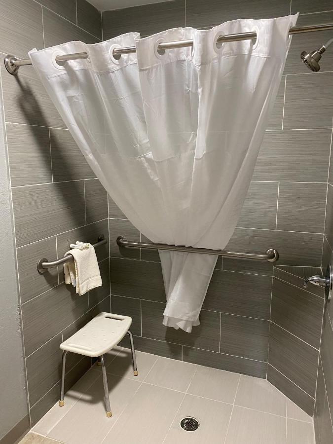 Americinn By Wyndham Williamsburg المظهر الخارجي الصورة