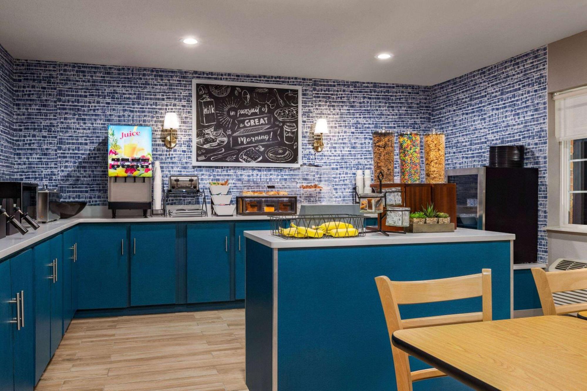 Americinn By Wyndham Williamsburg المظهر الخارجي الصورة