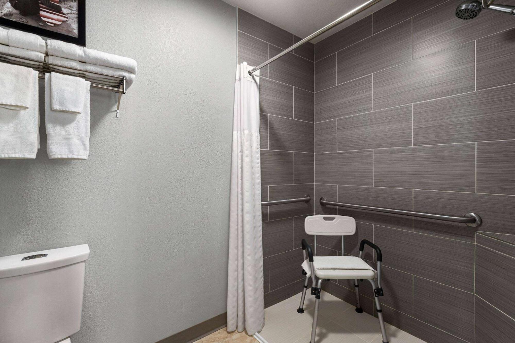 Americinn By Wyndham Williamsburg المظهر الخارجي الصورة